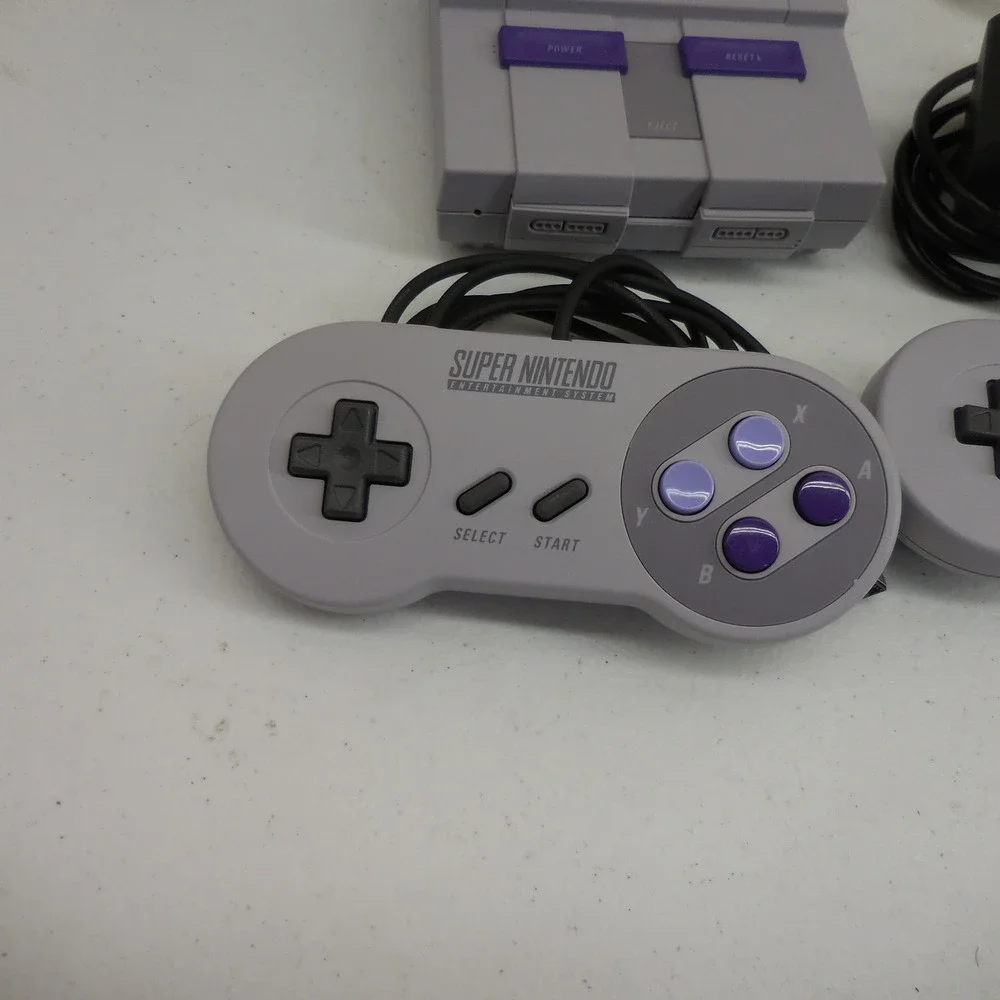 Nintendo Super NES Classic Edition SNES Mini Console CLV-201 2 Controllers Gray